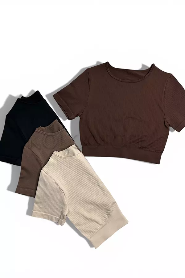 Безшовна футболка у рубчик оптом KOLGOTOFF Crop T-Shirt DEFINE RIBBED LUXE